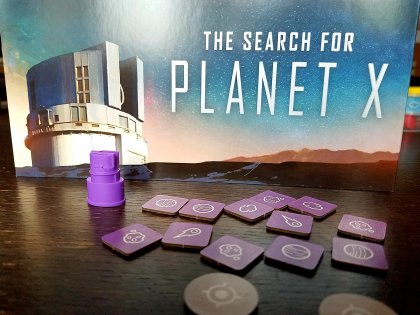 The Search for Planet X - segnalini, schermo e pedina